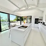 Villa Magnifique Avec Piscine, Vue