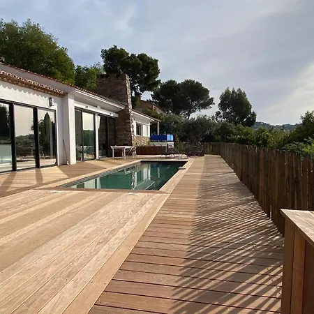Magnifique Avec Piscine, Vue