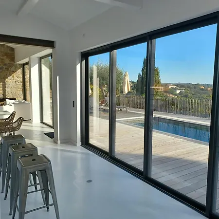 Magnifique Avec Piscine, Vue