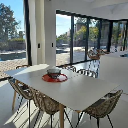 Magnifique Avec Piscine, Vue 빌라 *